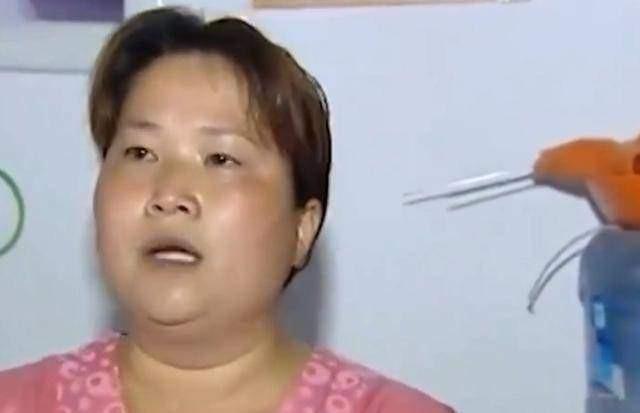 Vất vả nuôi con 8 năm, bố giàu có vừa xuất hiện, con trai lập tức bỏ mẹ-1