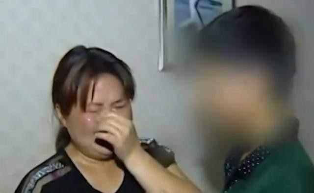 Vất vả nuôi con 8 năm, bố giàu có vừa xuất hiện, con trai lập tức bỏ mẹ-3