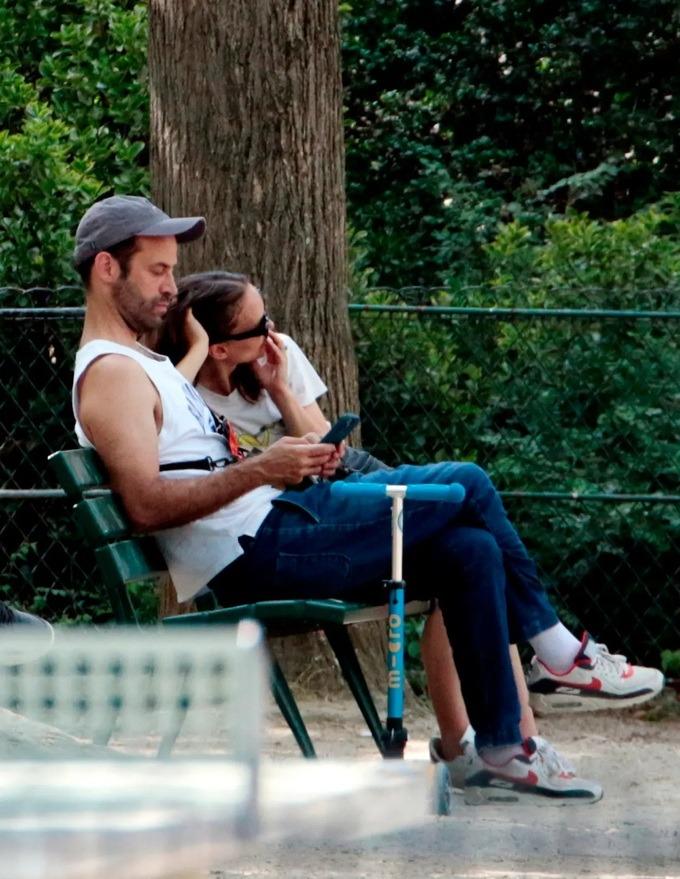Natalie Portman gặp chồng trong công viên sau tin bị cắm sừng-2