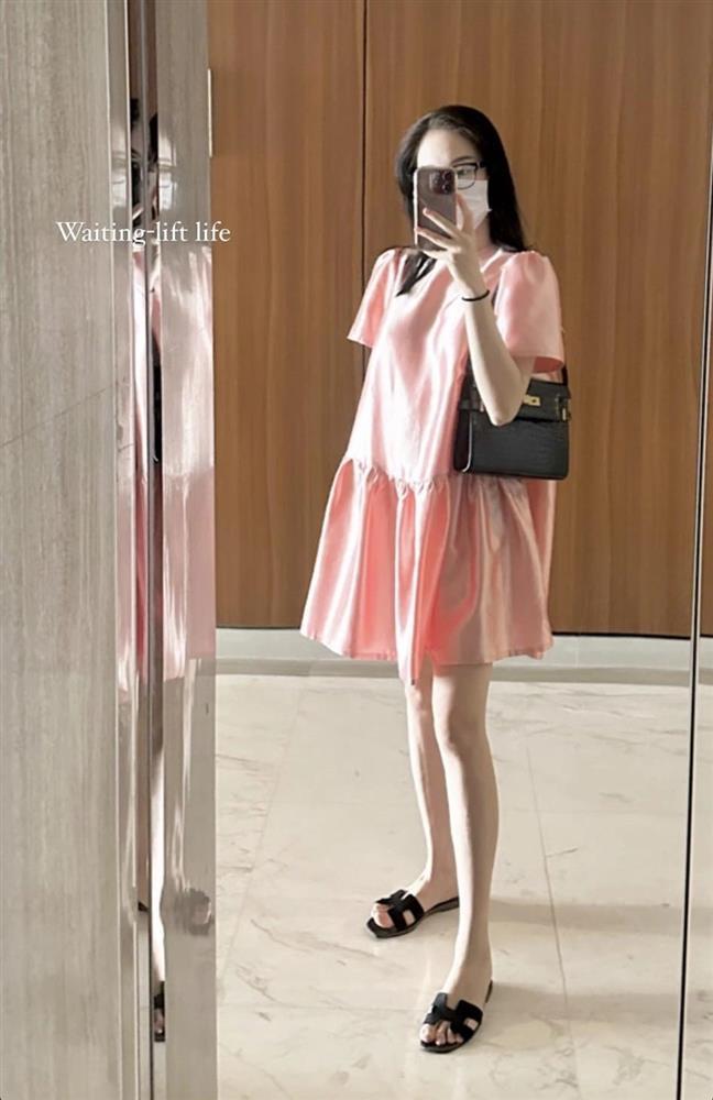 Linh Rin chăm diện váy suông che dáng sau đám cưới-1
