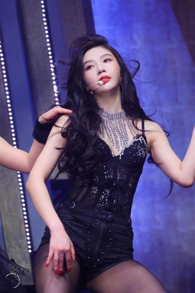 Red Velvet gặp sự cố khi chạy tour: Các thành viên có vấn đề sức khỏe-1