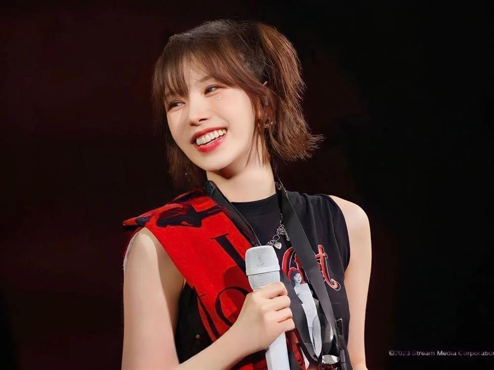 Red Velvet gặp sự cố khi chạy tour: Các thành viên có vấn đề sức khỏe-2