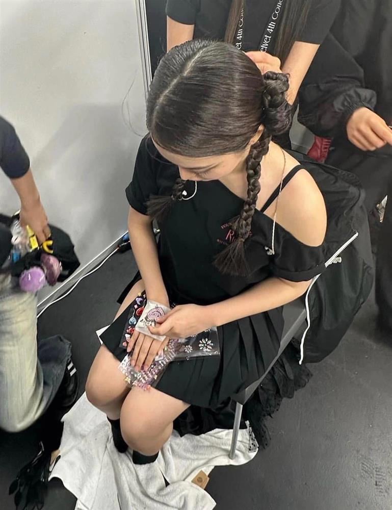 Red Velvet gặp sự cố khi chạy tour: Các thành viên có vấn đề sức khỏe-3