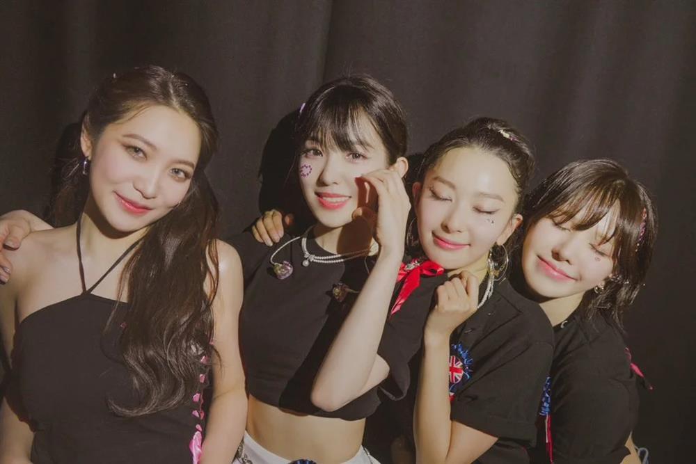 Red Velvet gặp sự cố khi chạy tour: Các thành viên có vấn đề sức khỏe-4