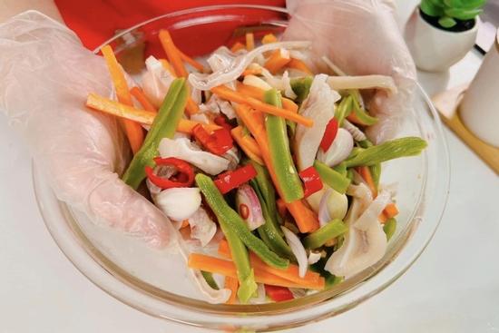 Bỏ túi cách làm tai heo ngâm mắm chua ngọt siêu ngon