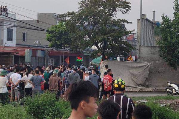 Di lý nghi phạm ra hiện trường vụ thi thể cô gái trong bao tải ở Hải Phòng-6