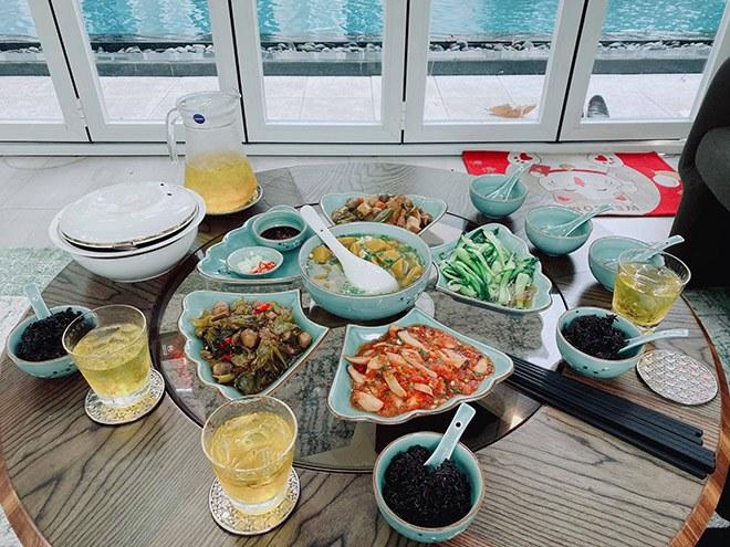 Soái ca trẻ nhất Shark Tank khoe thẩm mỹ tinh tế trong căn biệt thự cao cấp-15