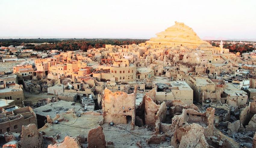 Những pháo đài cổ bí ẩn trong lòng sa mạc lớn nhất thế giới-2