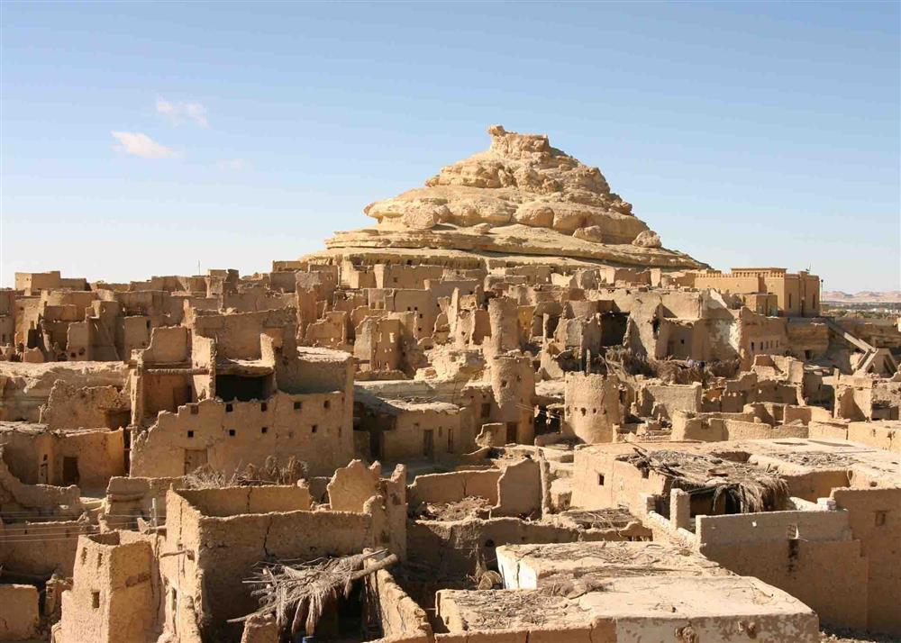 Những pháo đài cổ bí ẩn trong lòng sa mạc lớn nhất thế giới-3