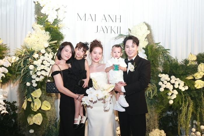 JayKii - Mai Anh cùng con trai lộ diện ở tiệc cưới, dàn sao Việt đổ bộ chúc mừng-8