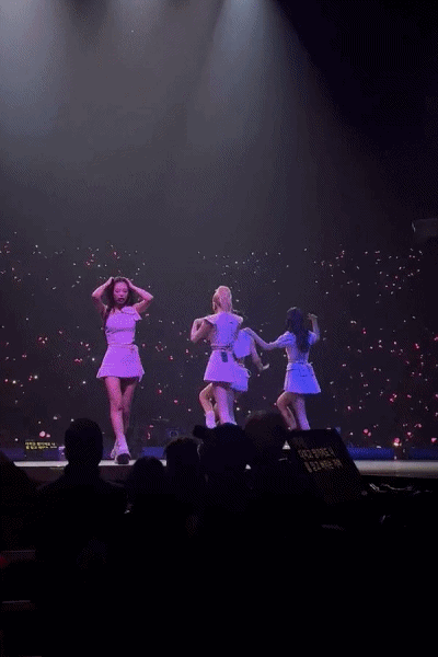 Jennie rời sân khấu ngay khi đang biểu diễn vì lý do sức khỏe-3