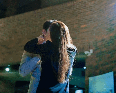 Song Joong Ki từng dính tin hẹn hò với 1 mỹ nhân khi có màn hôn khác kịch bản-2