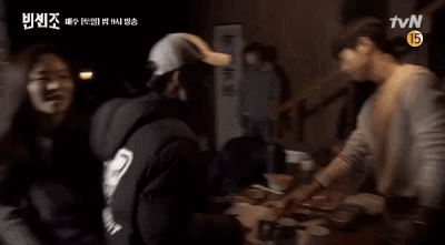 Song Joong Ki từng dính tin hẹn hò với 1 mỹ nhân khi có màn hôn khác kịch bản-3