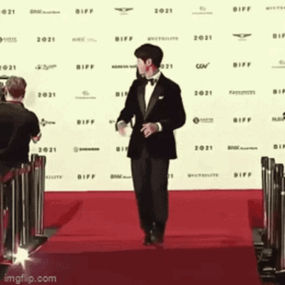 Song Joong Ki từng dính tin hẹn hò với 1 mỹ nhân khi có màn hôn khác kịch bản-4