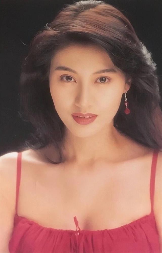 Eo con kiến, tự tin mặc áo tắm ở tuổi U60 nhờ yoga của Hoa hậu Lý Gia Hân-1