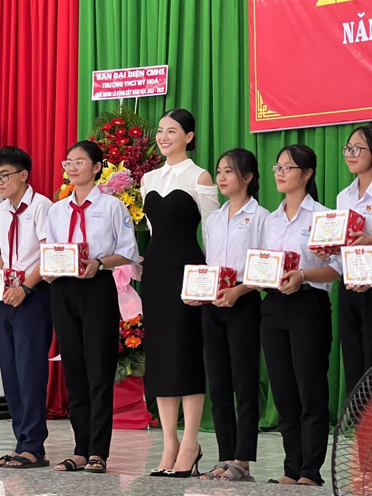 Hoa hậu Phương Khánh ở penthouse vẫn mặc lại đồ cũ từ thời sinh viên-10