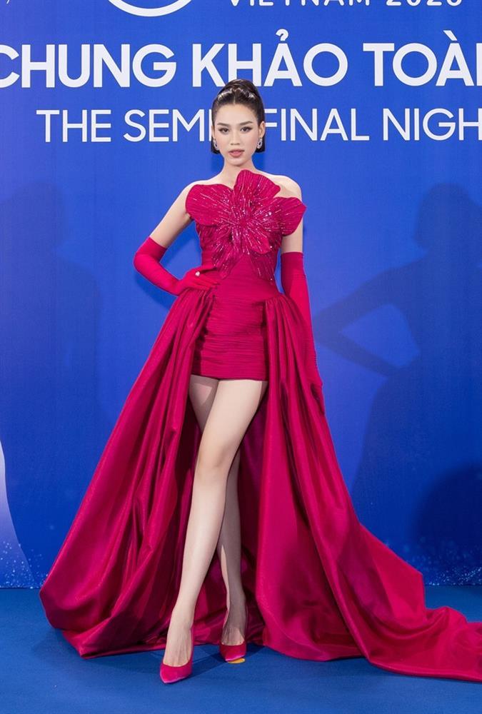 Mai Phương lấp ló vòng 1, Bảo Ngọc diện váy đuôi cá chặt chém ở thảm đỏ-5