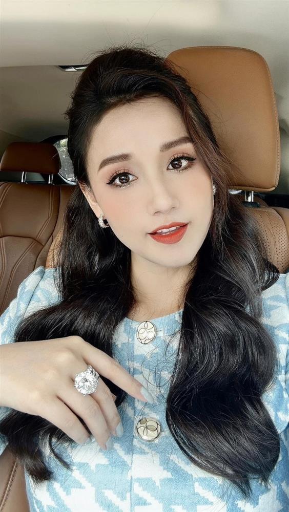 Lã Thanh Huyền sắm trang sức 100 tỷ, cho Mai Phương Thúy mượn nhẫn kim cương-8