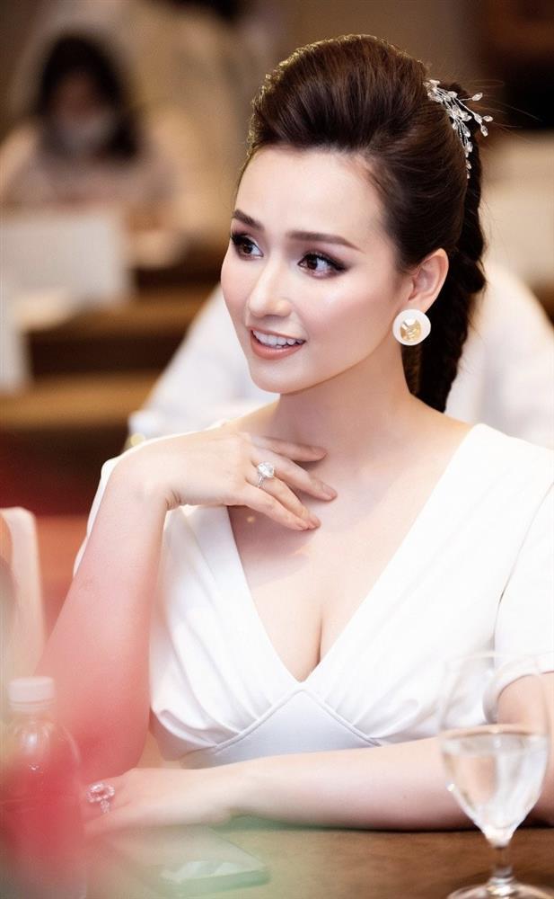 Lã Thanh Huyền sắm trang sức 100 tỷ, cho Mai Phương Thúy mượn nhẫn kim cương-10