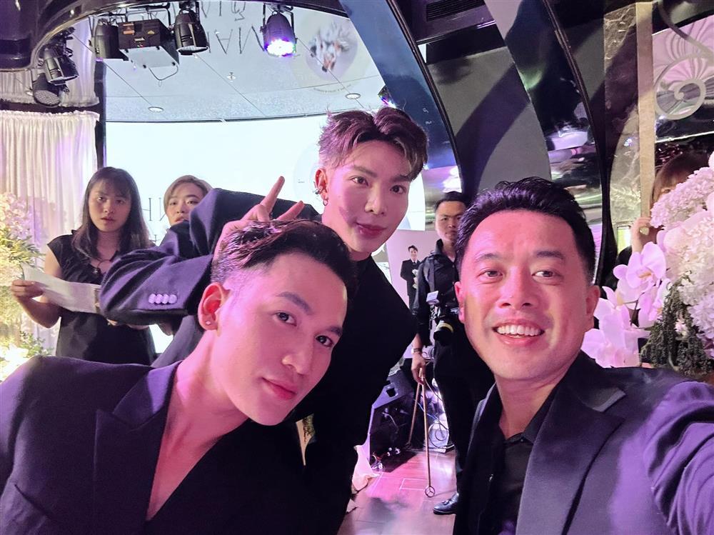 Dàn sao Việt mặc toàn trang phục màu đen dự lễ cưới ca sĩ Jaykii và Mai Anh-3