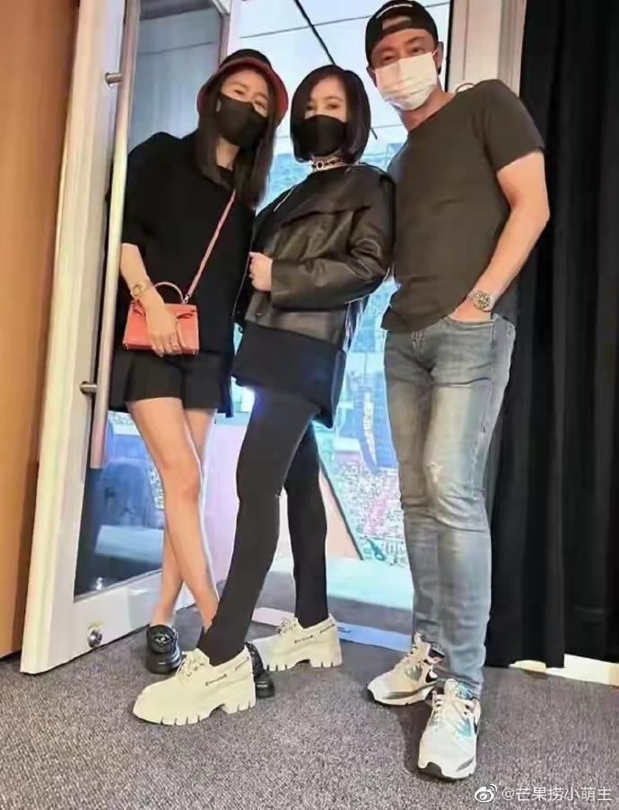 Vợ chồng Lâm Tâm Như tranh thủ hẹn hò trước khi tạm chia xa vì công việc-1