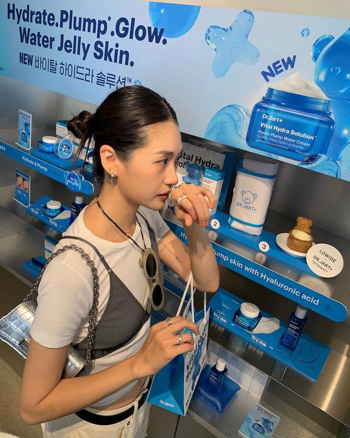 3 lý do khiến tóc búi cọ xòe mãi vẫn chưa hết mốt-2