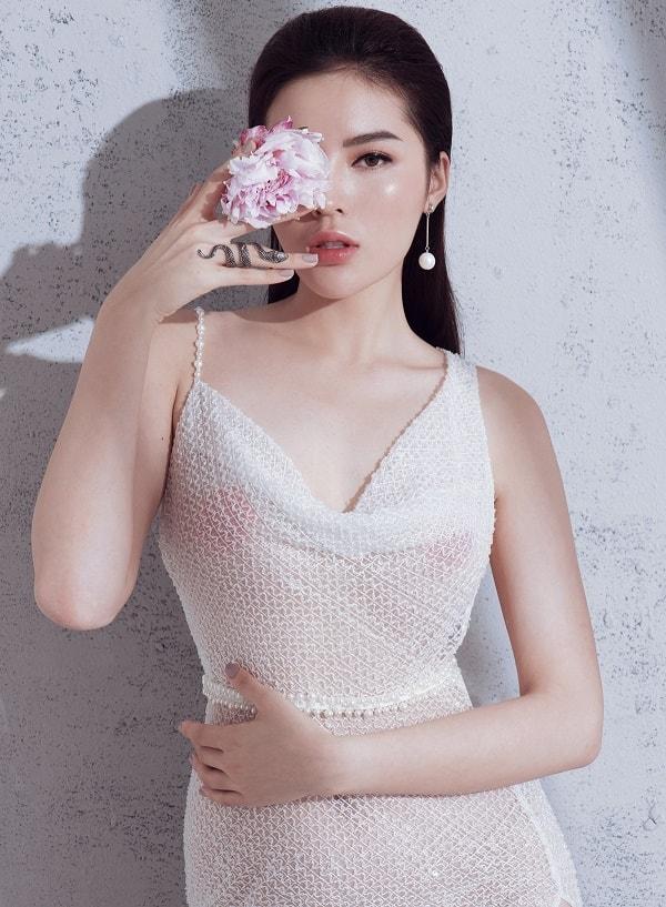 Kỳ Duyên không còn đi theo vết xe đổ với váy trong suốt nhờ đồ tàng hình-5