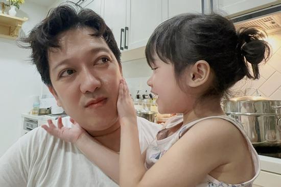 Gương mặt đáng yêu của con gái Trường Giang - Nhã Phương