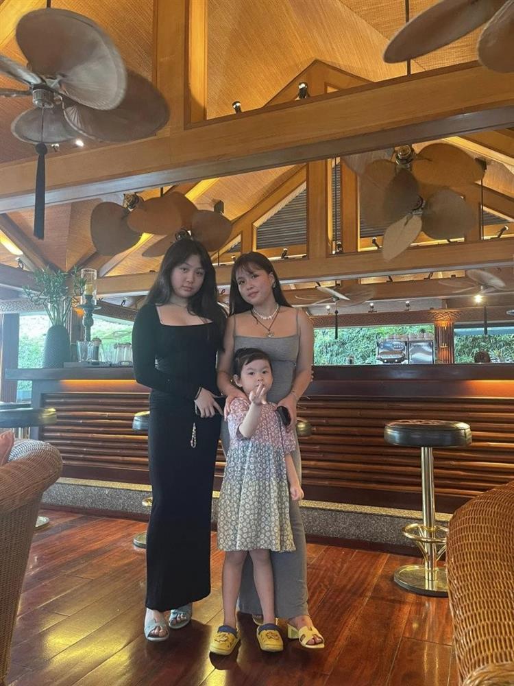 Con gái Phượng Chanel khoe dáng, bản sao Quách Ngọc Ngoan thành tâm điểm-1