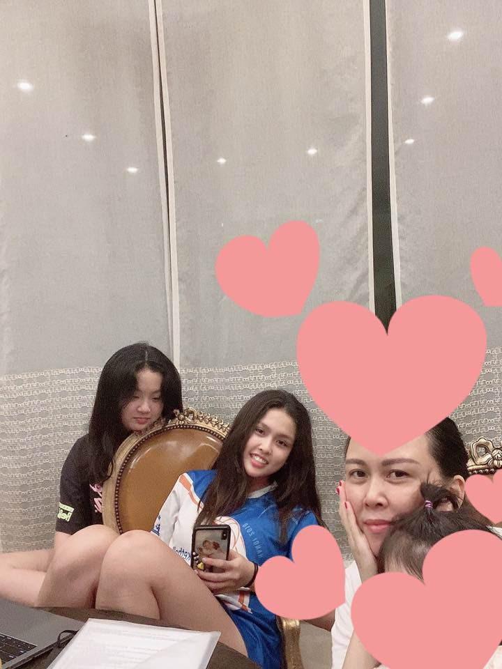 Con gái Phượng Chanel khoe dáng, bản sao Quách Ngọc Ngoan thành tâm điểm-6