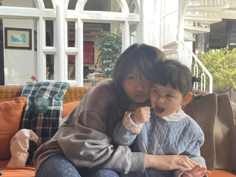 Con gái Phượng Chanel khoe dáng, bản sao Quách Ngọc Ngoan thành tâm điểm-5