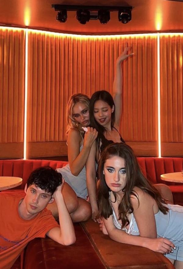 Jennie (BlackPink) đang phải đứng mũi chịu sào cho bộ phim gợi dục-5