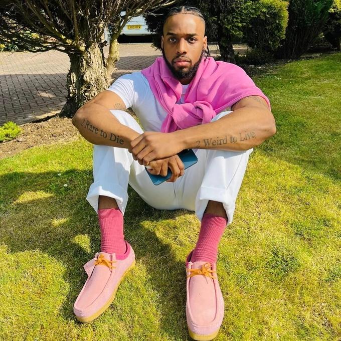 Tập yoga, nam vũ công vặn xoắn cơ thể tới mức gây sợ hãi-3