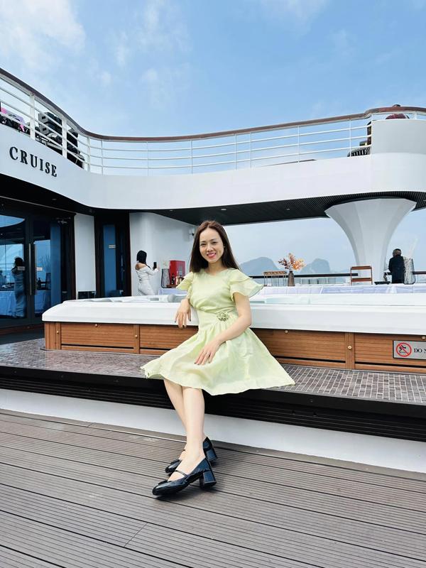 Vợ NSND Công Lý tuổi 40 trẻ đẹp nhờ hơn 10 năm nghiện yoga-5