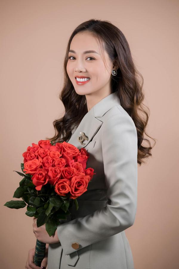 Vợ NSND Công Lý tuổi 40 trẻ đẹp nhờ hơn 10 năm nghiện yoga-6