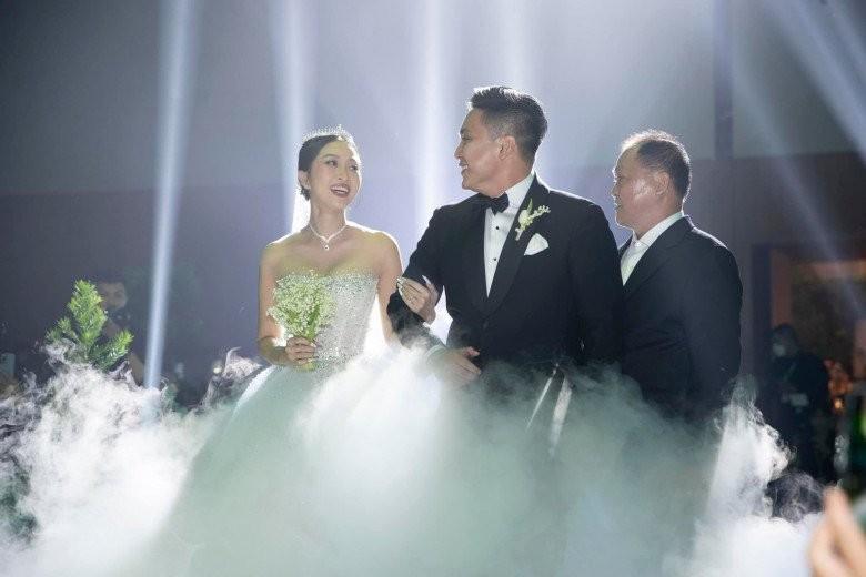 Liêu Hà Trinh nhập viện 13 tiếng mới sinh con đầu lòng, có điểm chung với Hồ Ngọc Hà-4