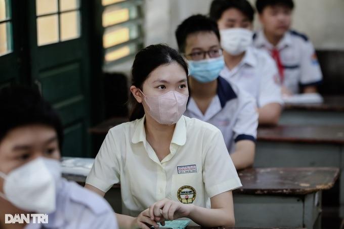 Sự cố đề thi môn toán: Chấp nhận cả phương án làm nhầm đề!-1