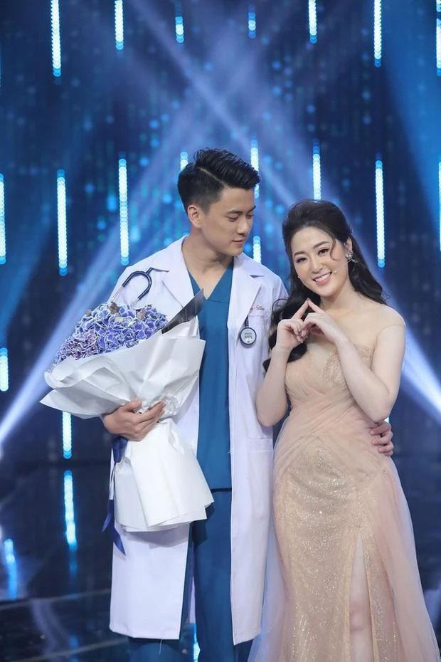 Cuộc sống hiện tại của bác sĩ từng gây sốt Người Ấy Là Ai-1