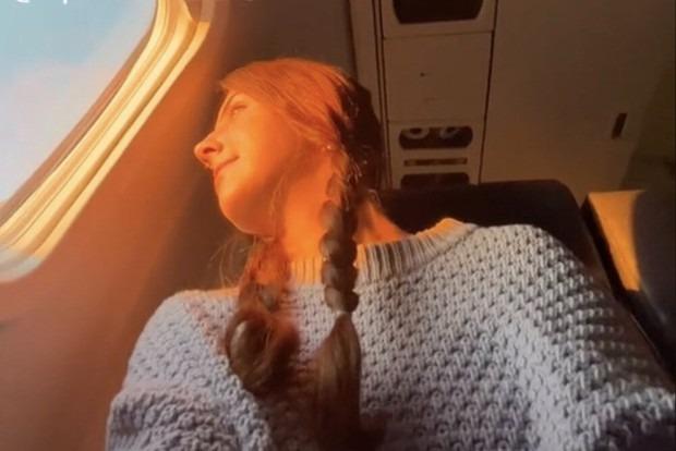 Cô gái trẻ đi làm bằng máy bay để tiết kiệm tiền thuê nhà-2