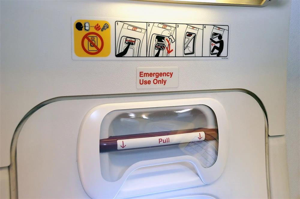 Máy bay hạ cánh khẩn vì lỗi kỹ thuật, vừa sửa xong lại gặp sự cố khó ngờ-2