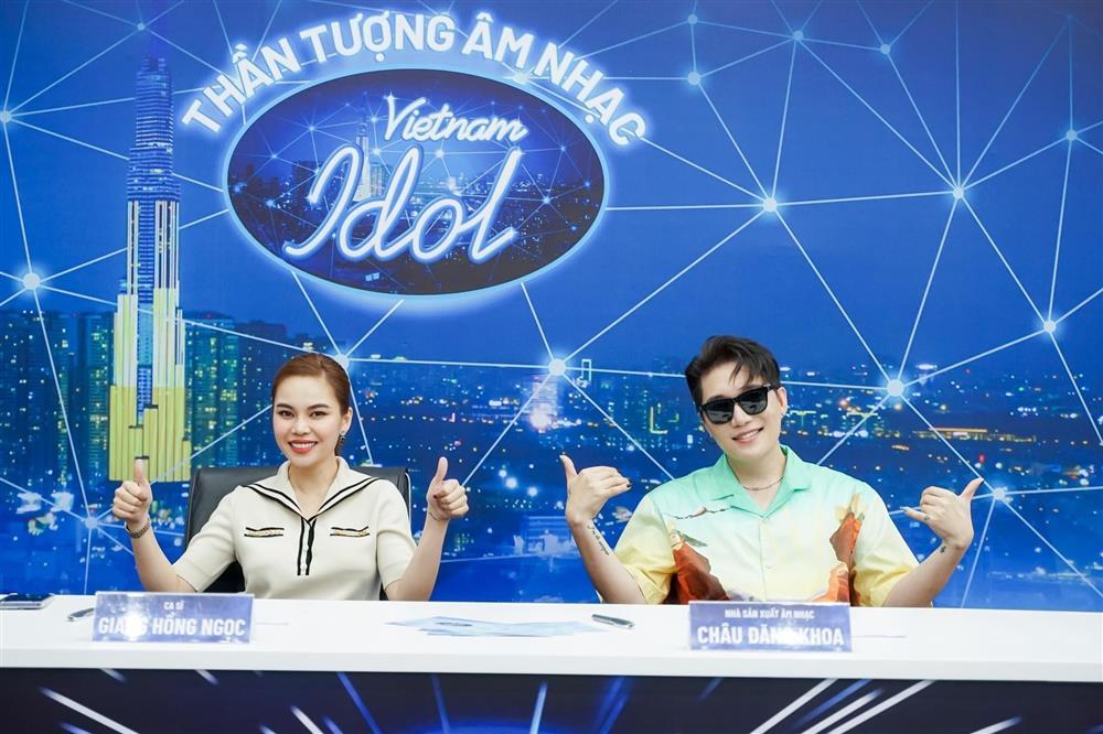 Thí sinh chống nạng, mang thuốc, vượt 200km thi Vietnam Idol 2023-4