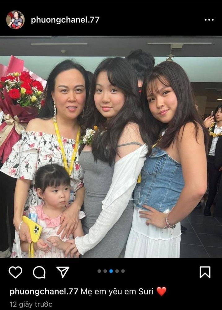 2 con gái của Phượng Chanel lên đồ bó sát khoe dáng chất như gái Tây-7