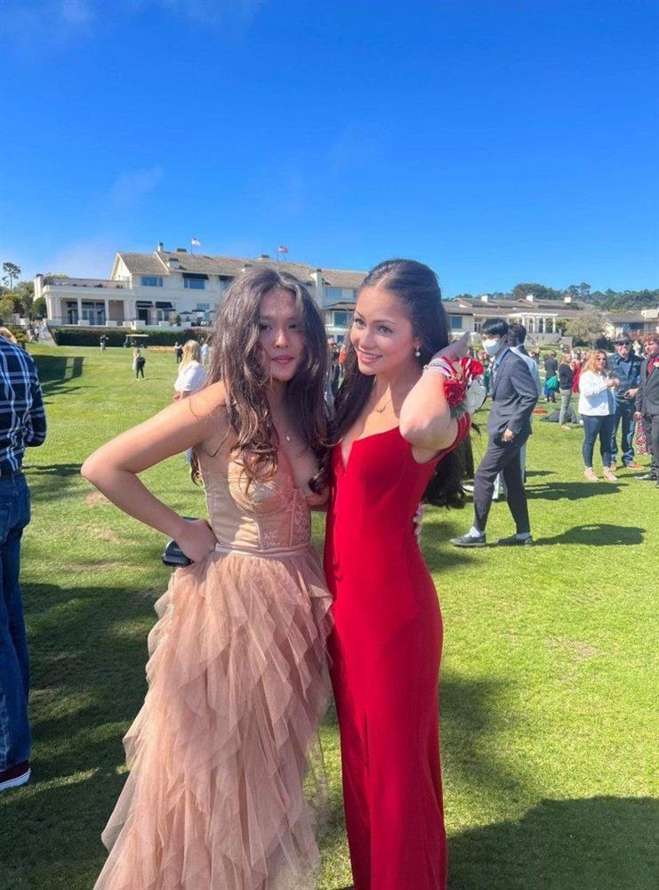 2 con gái của Phượng Chanel lên đồ bó sát khoe dáng chất như gái Tây-12