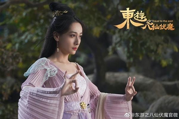 Bản sao Phạm Băng Băng gây tranh cãi với cảnh tắm gợi cảm-3