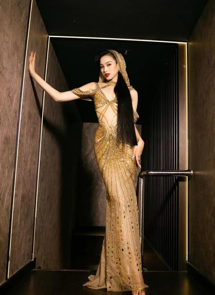 Hoa hậu Tiểu Vy, Lương Thuỳ Linh vai trần gợi cảm-5