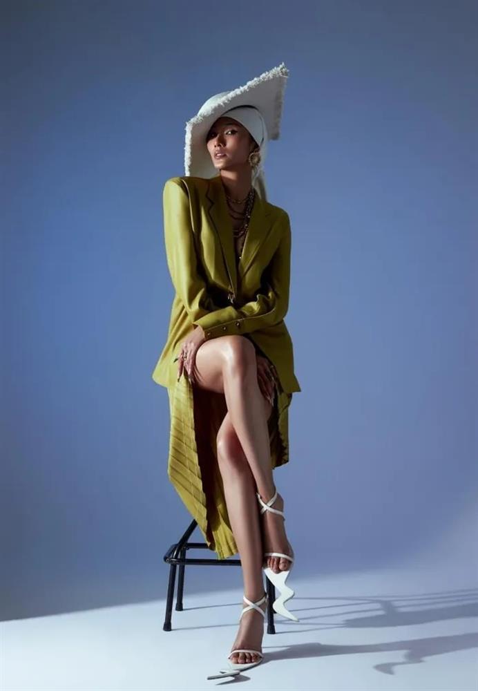 Hoa hậu Tiểu Vy, Lương Thuỳ Linh vai trần gợi cảm-6