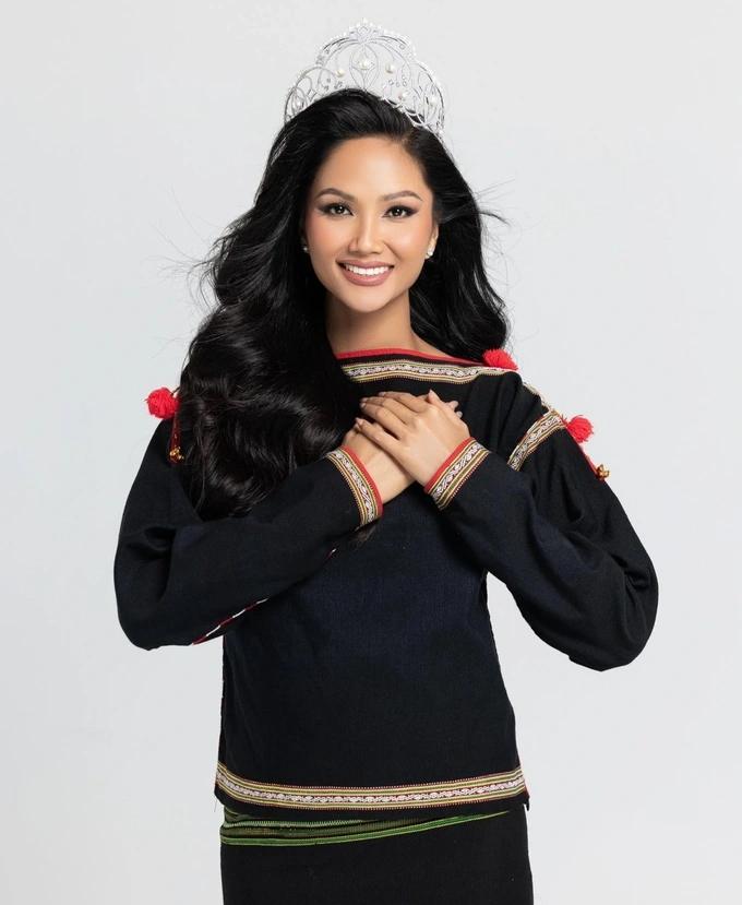 Đời tư 5 Hoa hậu Hoàn vũ Việt Nam: Người sống xa hoa, người học dang dở-5