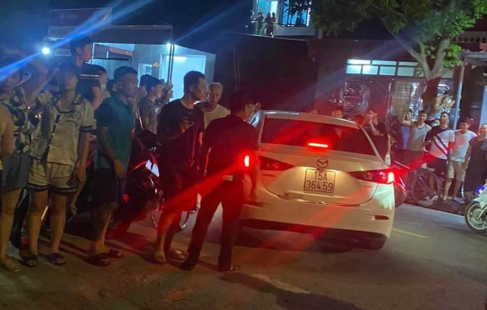 Di lý nghi phạm ra hiện trường vụ thi thể cô gái trong bao tải ở Hải Phòng-3