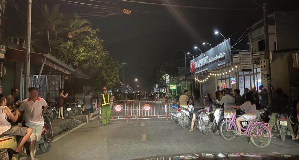 Di lý nghi phạm ra hiện trường vụ thi thể cô gái trong bao tải ở Hải Phòng-5