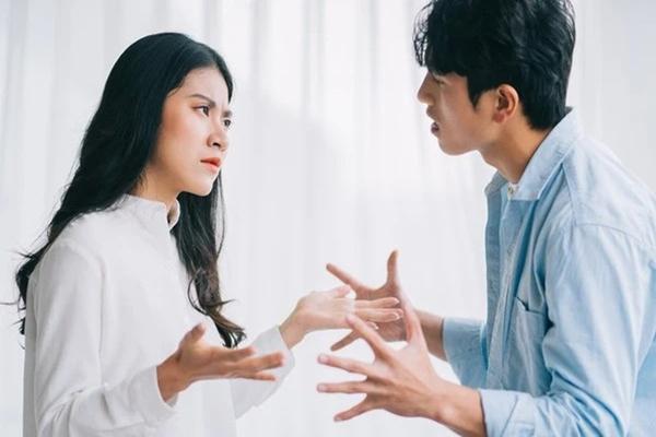 Cưới nhau hơn 1 năm, tôi hỏi tiền lương thì chồng tiết lộ bí mật đáng buồn-1